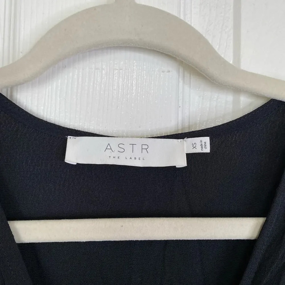 ASTR The Label Adeline Wrap Dress Black NWT Size XS Romantic Witchy Goth Flirty - Picture 5 of 8